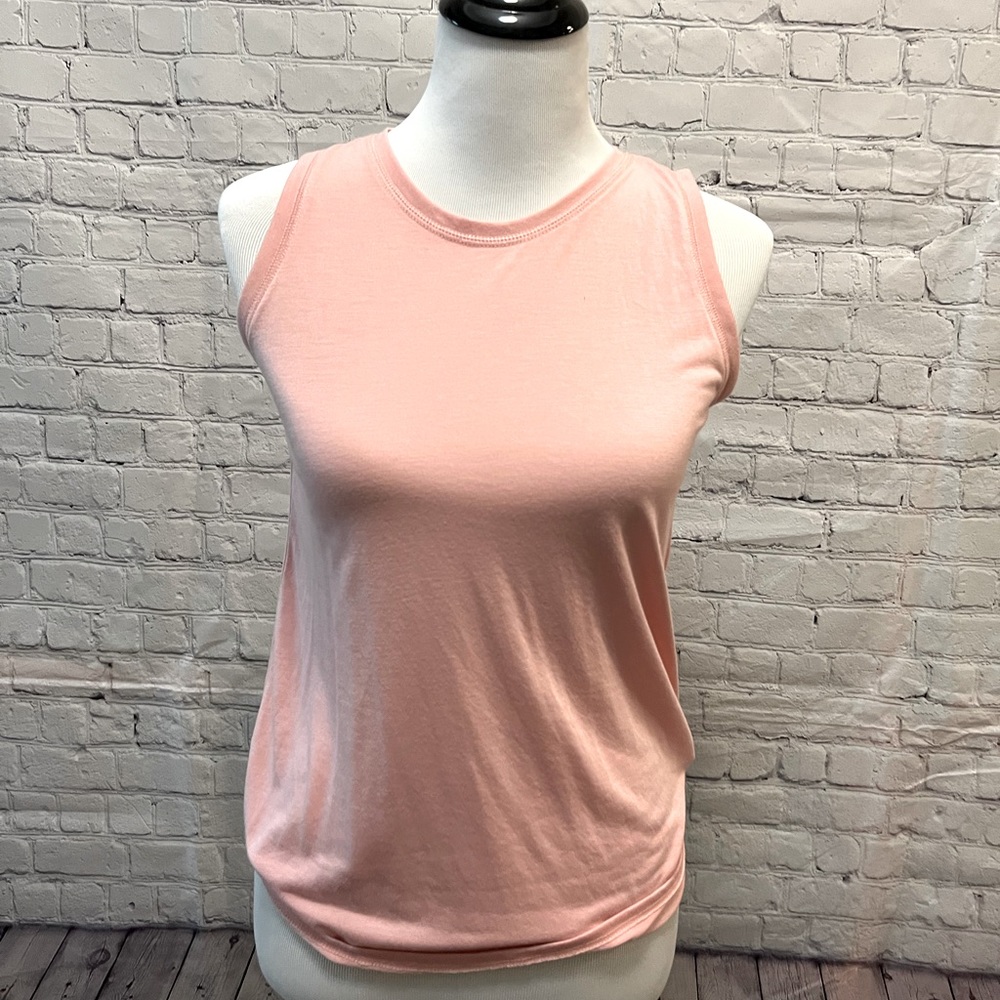 ⭐️Sz XS pink Athletic tank with mesh back⭐️